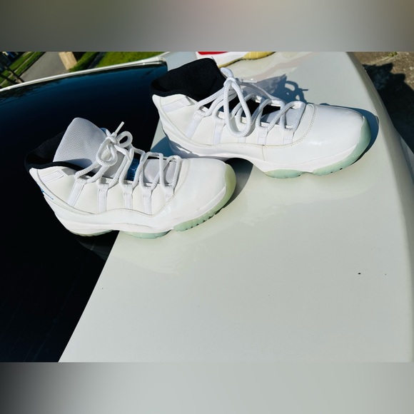 Jordan 11 - Picture 3 of 7
